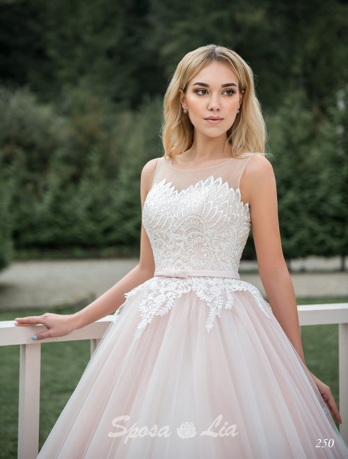 https://www.sposa-lia.com/images/stories/virtuemart/product/250       (2).jpg